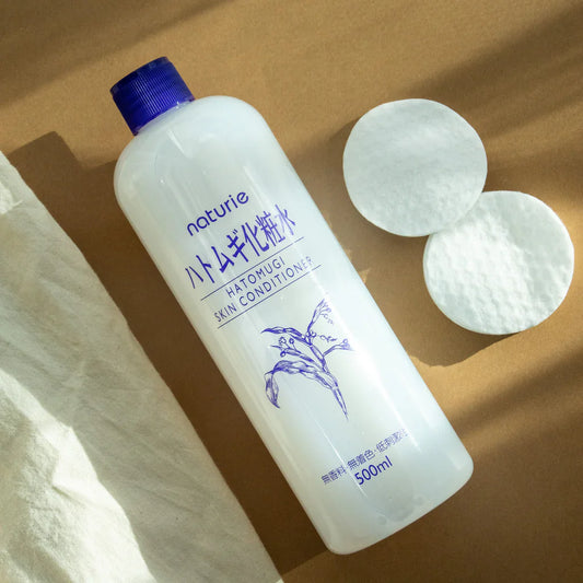 Why Japanese Lotions Feel “Light Yet Deeply Hydrating”